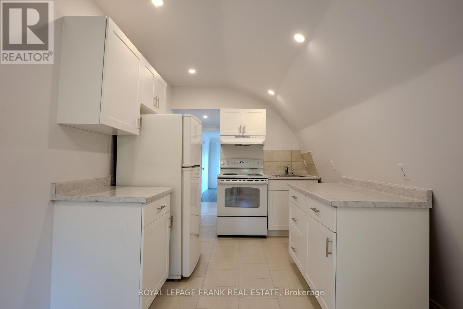 












4075 COUNTY RD 121 N

,
Kawartha Lakes (Kinmount),




Ontario
K0M2A0

