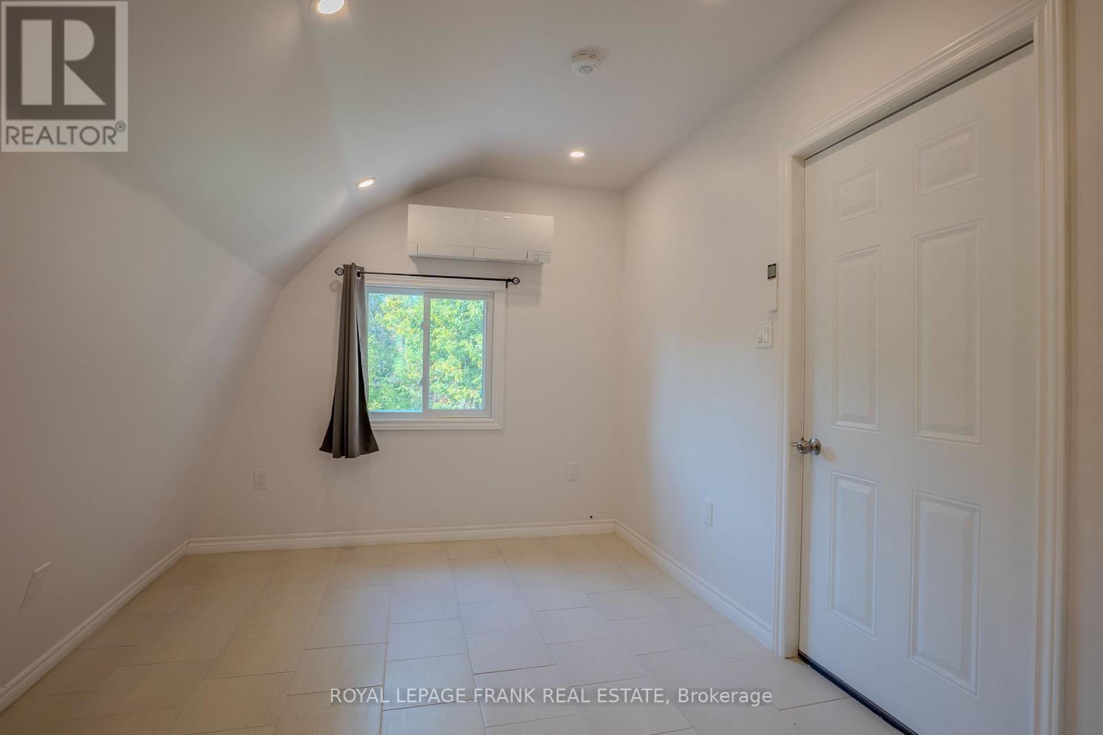 












4075 COUNTY RD 121 N

,
Kawartha Lakes (Kinmount),




Ontario
K0M2A0

