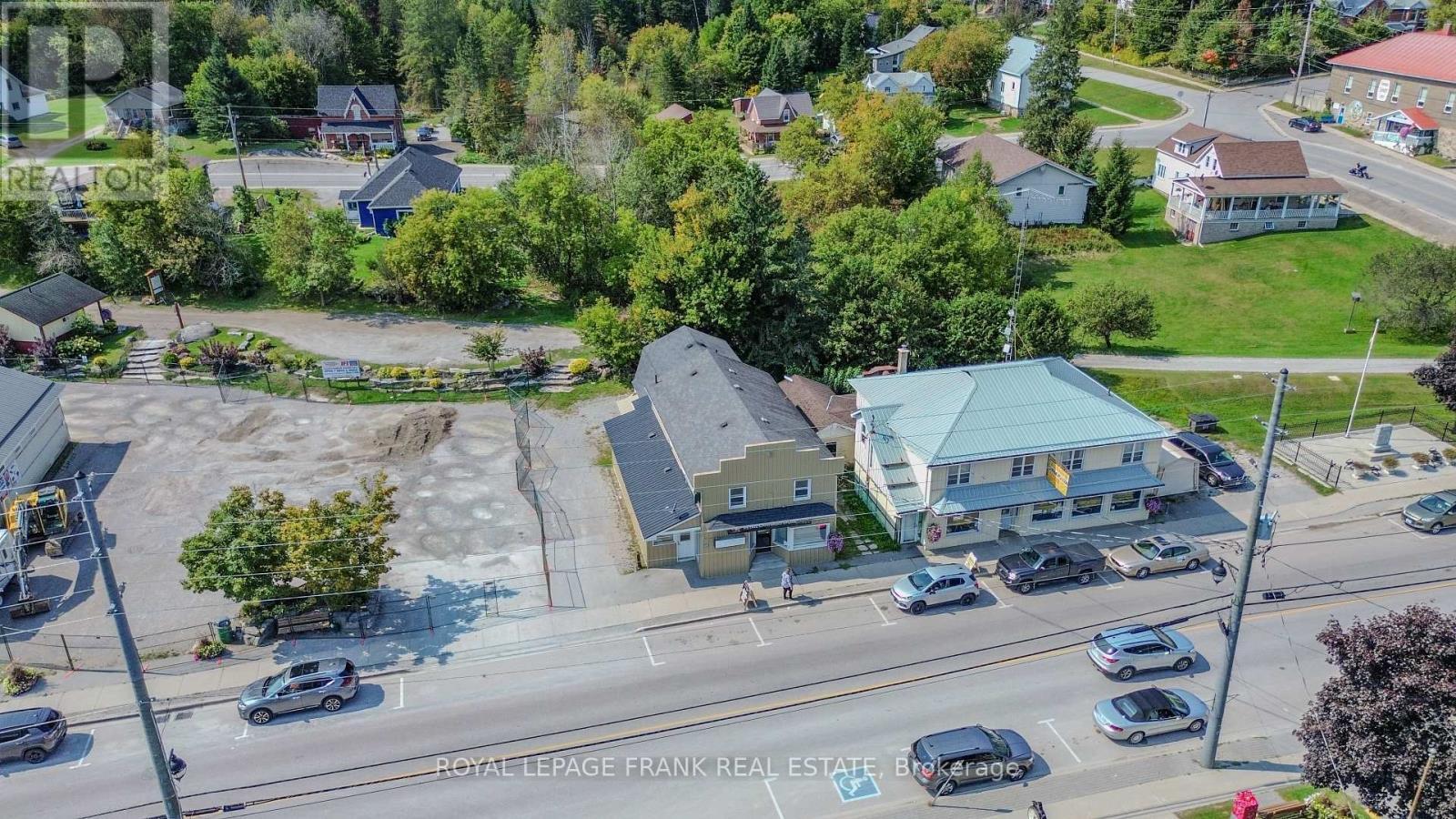 












4075 COUNTY RD 121 N

,
Kawartha Lakes (Kinmount),




Ontario
K0M2A0

