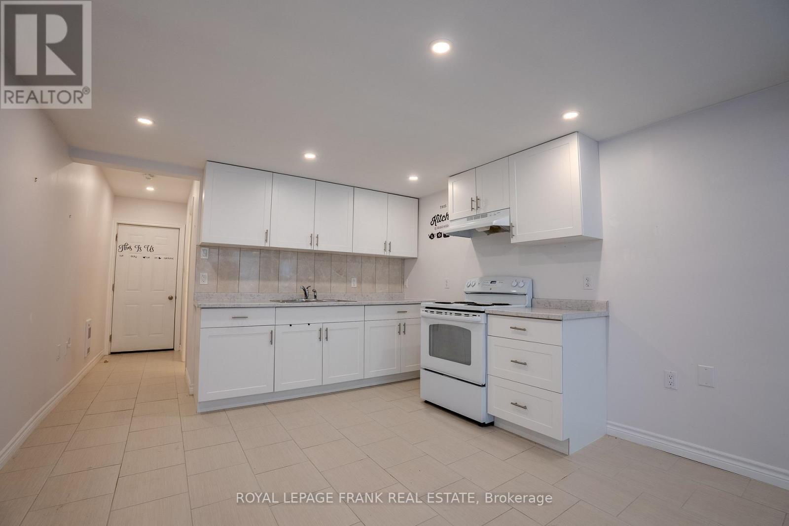 












4075 COUNTY RD 121 N

,
Kawartha Lakes (Kinmount),




Ontario
K0M2A0

