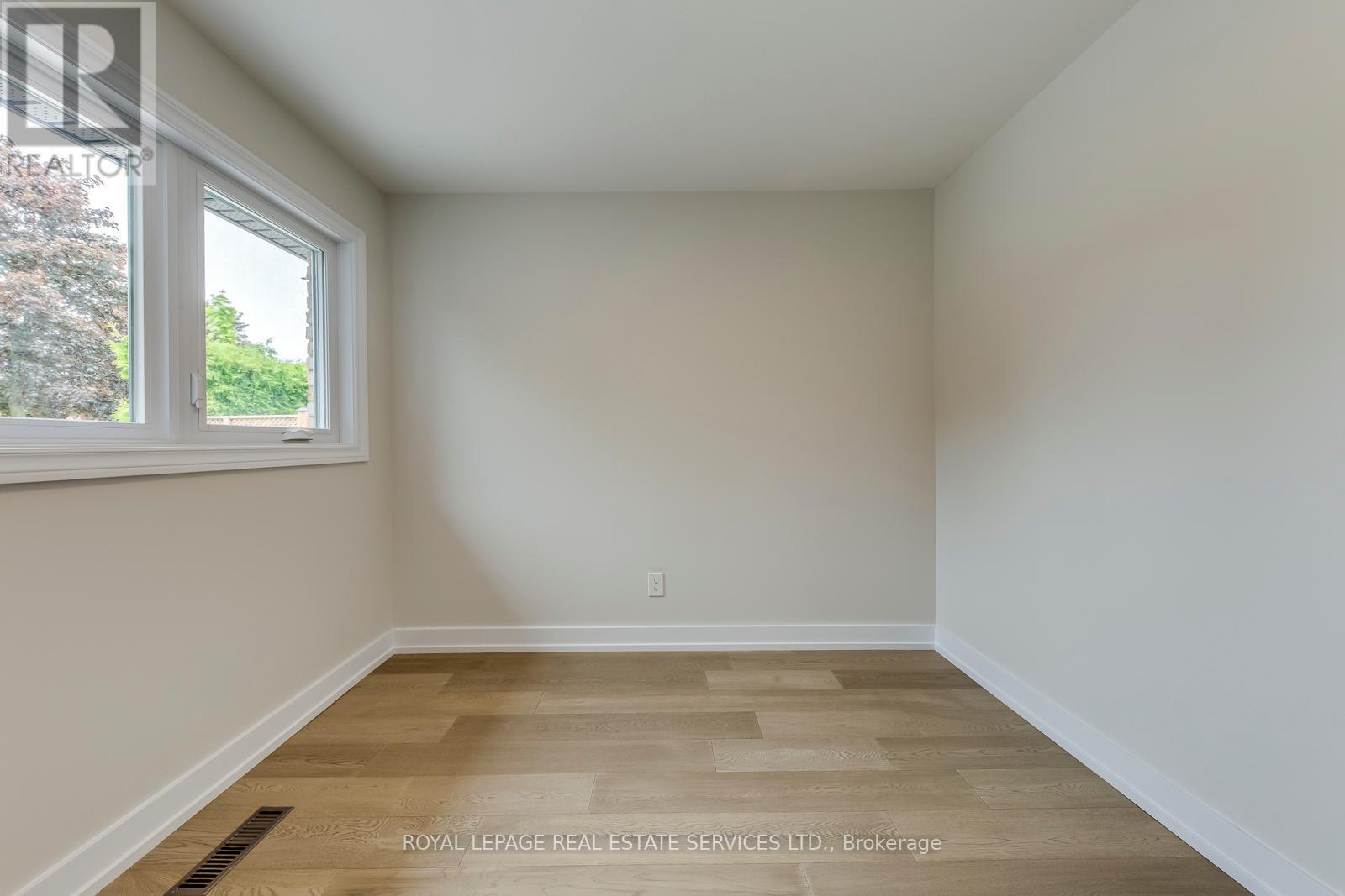 












690 MISSISSAUGA VALLEY BOULEVARD

,
Mississauga,




Ontario
L5A1Z4

