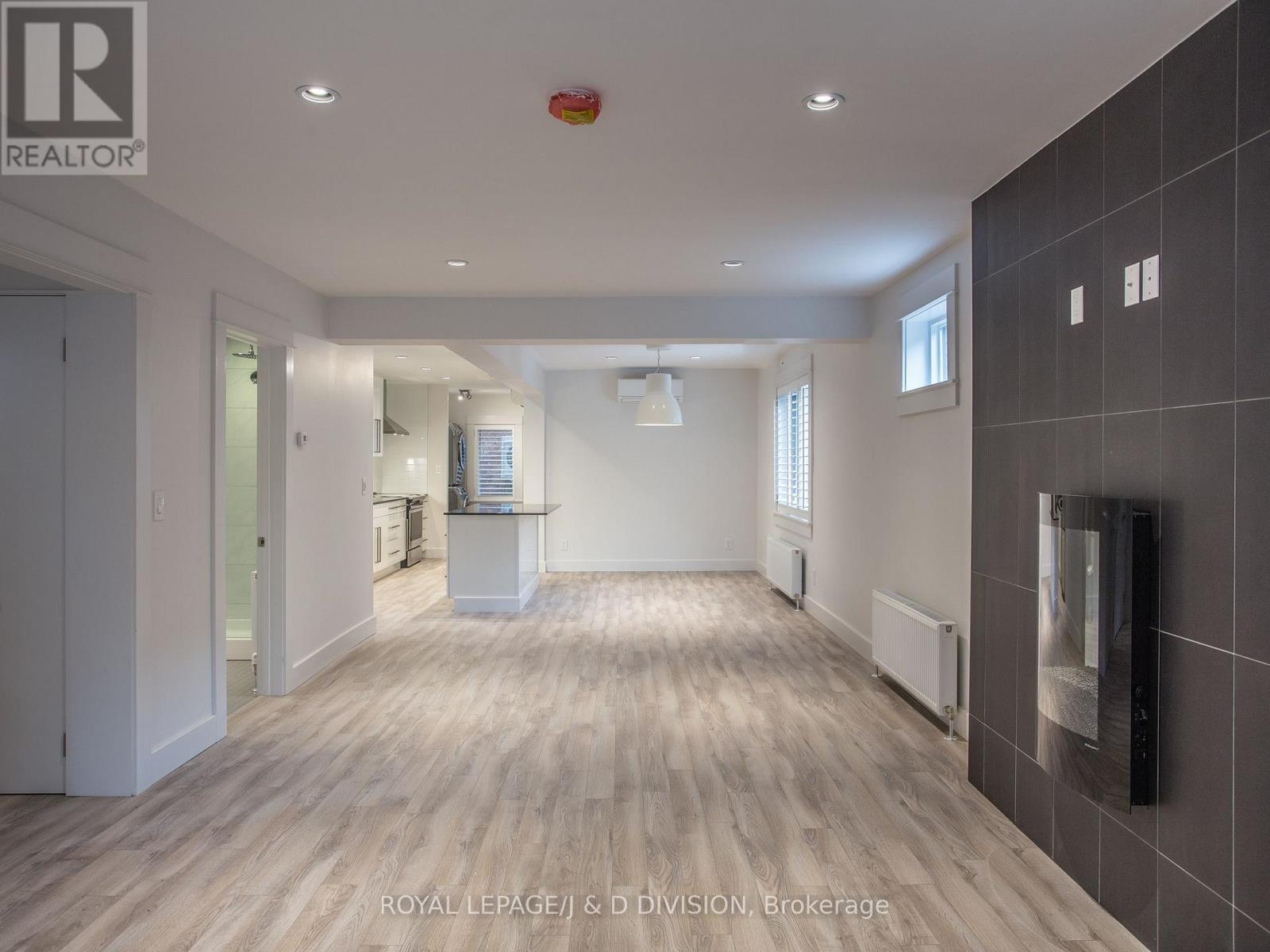 












UNIT #2/MAIN FL - 17A HUMEWOOD DRIVE

,
Toronto,




Ontario
M6C2W3

