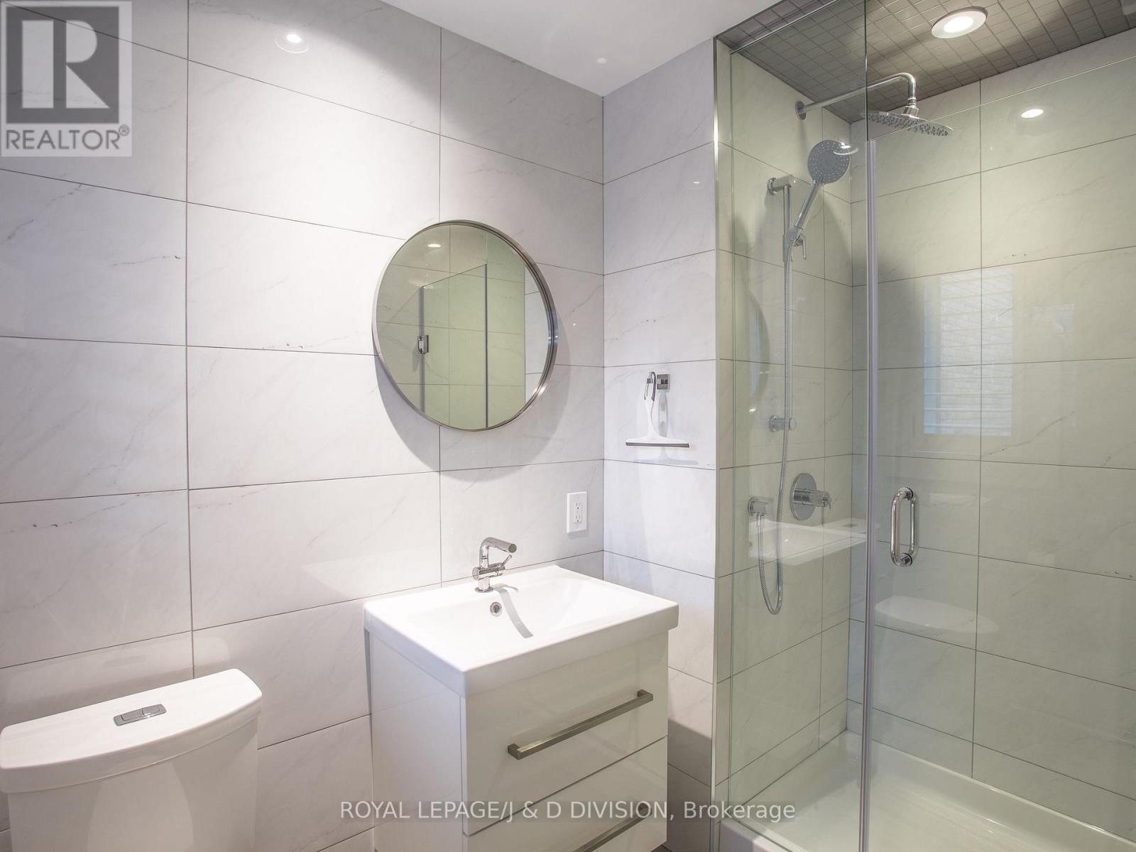 












UNIT #2/MAIN FL - 17A HUMEWOOD DRIVE

,
Toronto,




Ontario
M6C2W3

