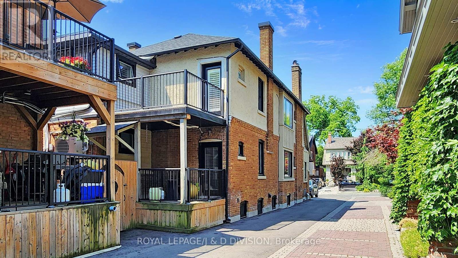 












UNIT #2/MAIN FL - 17A HUMEWOOD DRIVE

,
Toronto,




Ontario
M6C2W3

