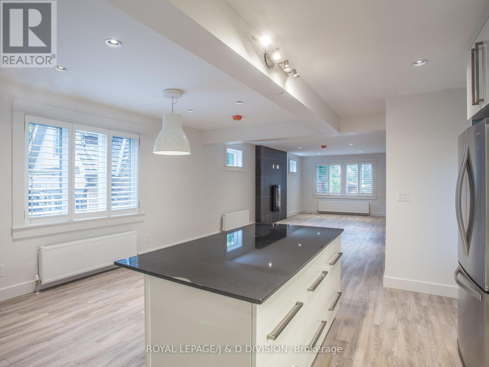 












UNIT #2/MAIN FL - 17A HUMEWOOD DRIVE

,
Toronto,




Ontario
M6C2W3

