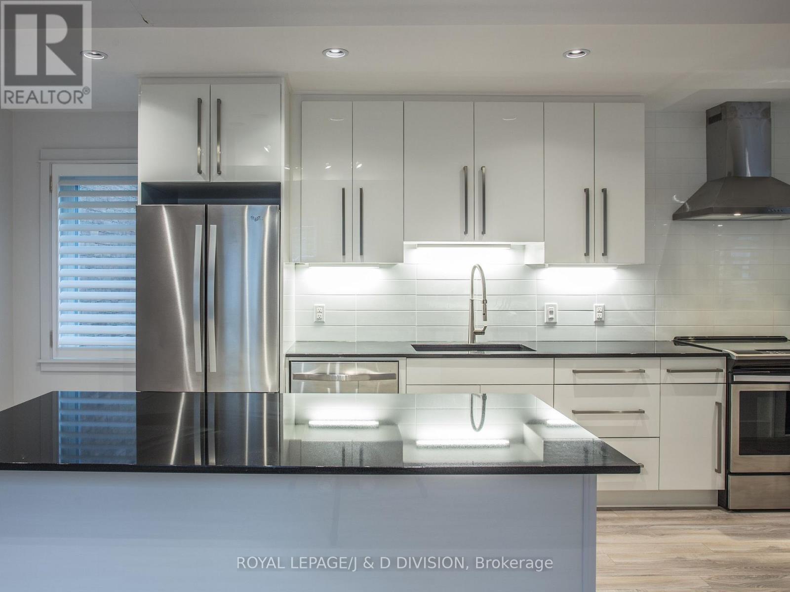 












UNIT #2/MAIN FL - 17A HUMEWOOD DRIVE

,
Toronto,




Ontario
M6C2W3

