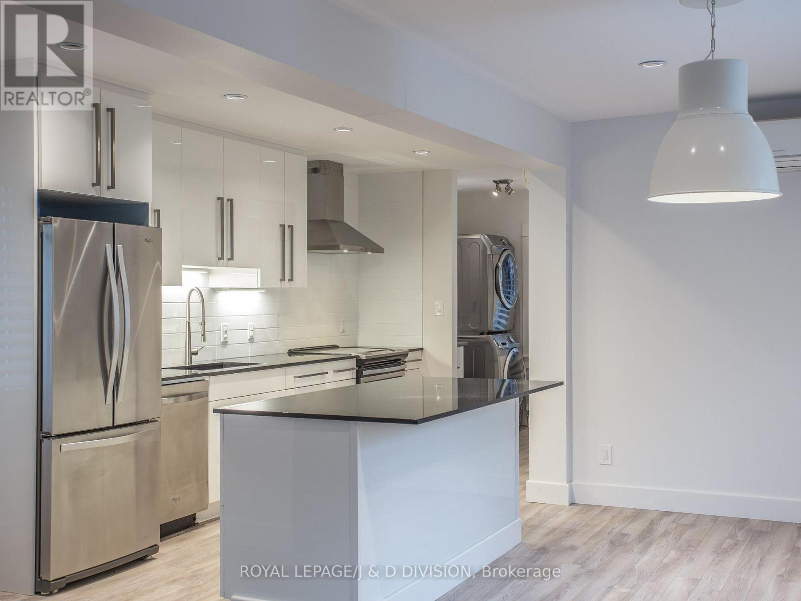 












UNIT #2/MAIN FL - 17A HUMEWOOD DRIVE

,
Toronto,




Ontario
M6C2W3

