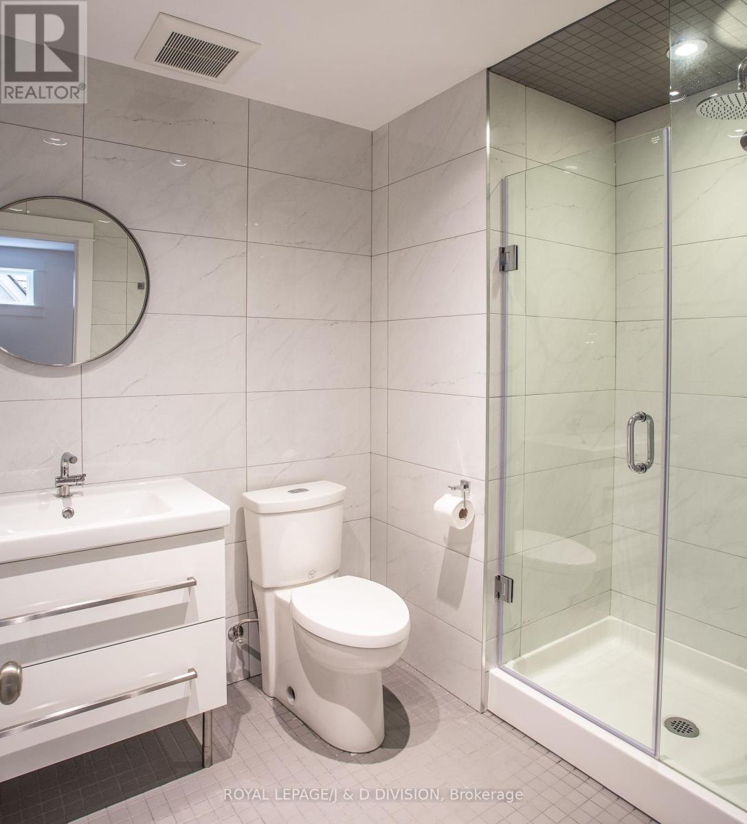 












UNIT #2/MAIN FL - 17A HUMEWOOD DRIVE

,
Toronto,




Ontario
M6C2W3

