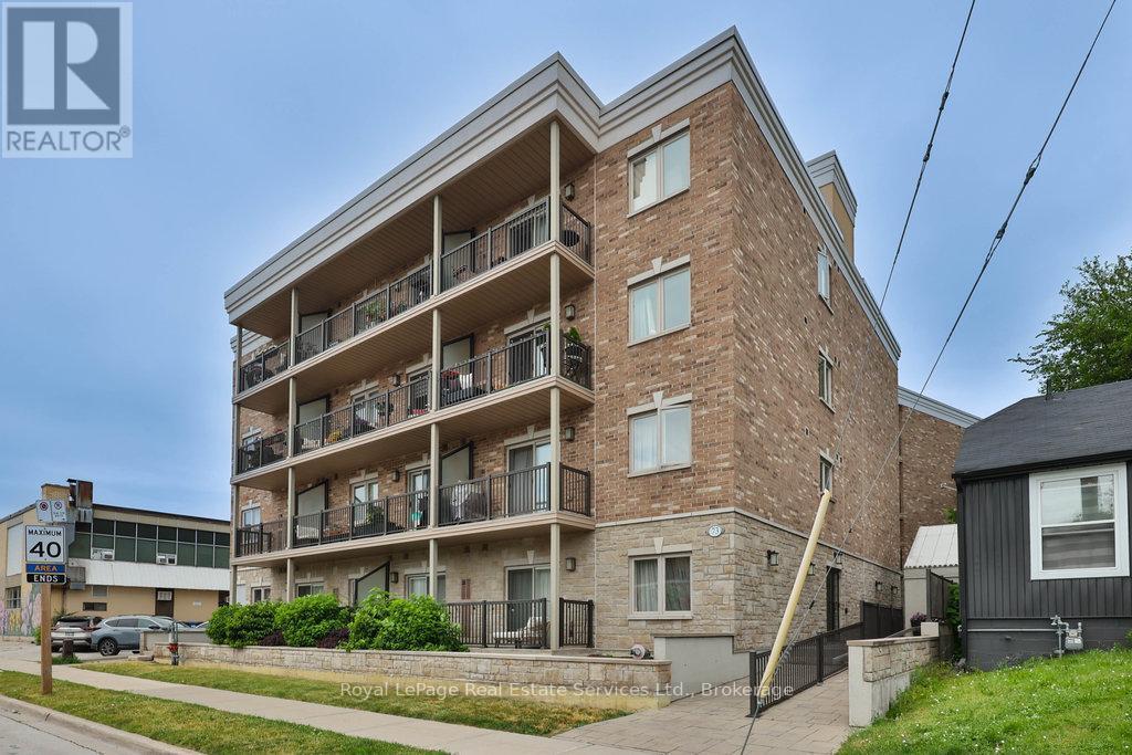 












106 - 73 WASHINGTON AVENUE NW

,
Oakville (CO Central),




Ontario
L6K1W5

