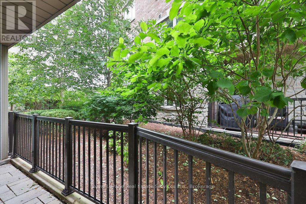 












106 - 73 WASHINGTON AVENUE NW

,
Oakville (CO Central),




Ontario
L6K1W5

