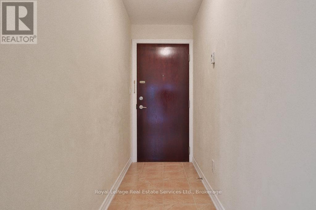 












106 - 73 WASHINGTON AVENUE NW

,
Oakville (CO Central),




Ontario
L6K1W5

