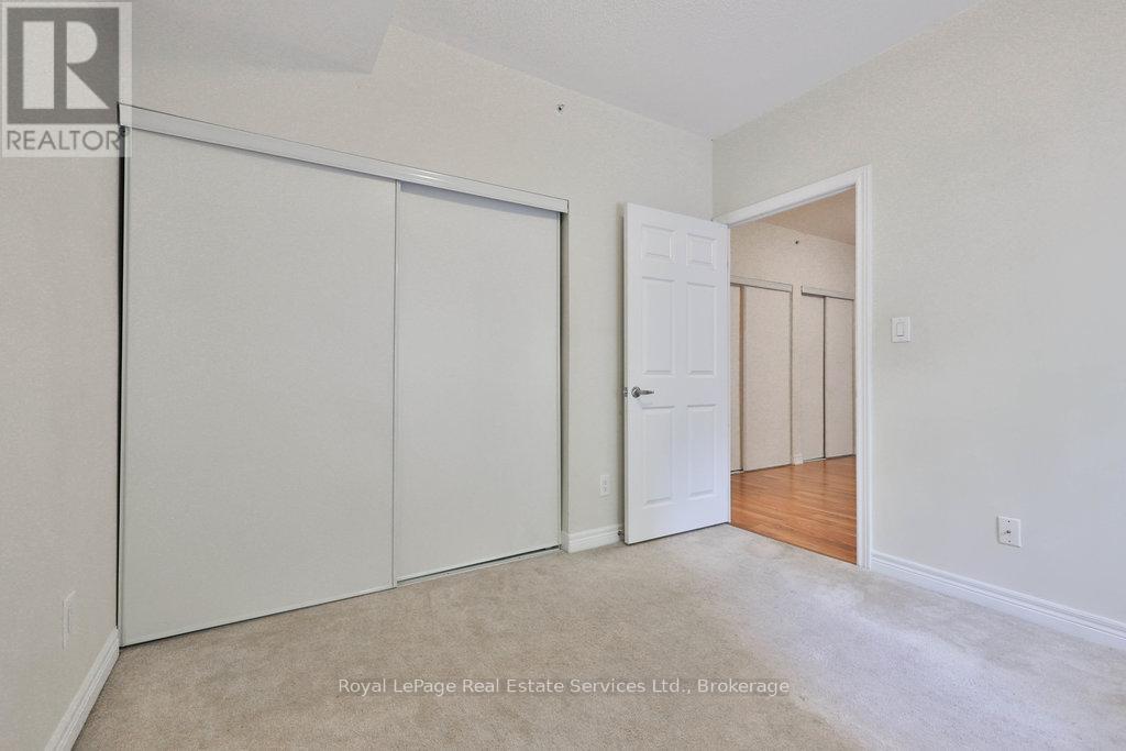 












106 - 73 WASHINGTON AVENUE NW

,
Oakville (CO Central),




Ontario
L6K1W5

