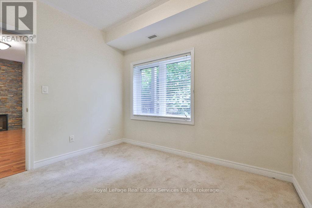 












106 - 73 WASHINGTON AVENUE NW

,
Oakville (CO Central),




Ontario
L6K1W5

