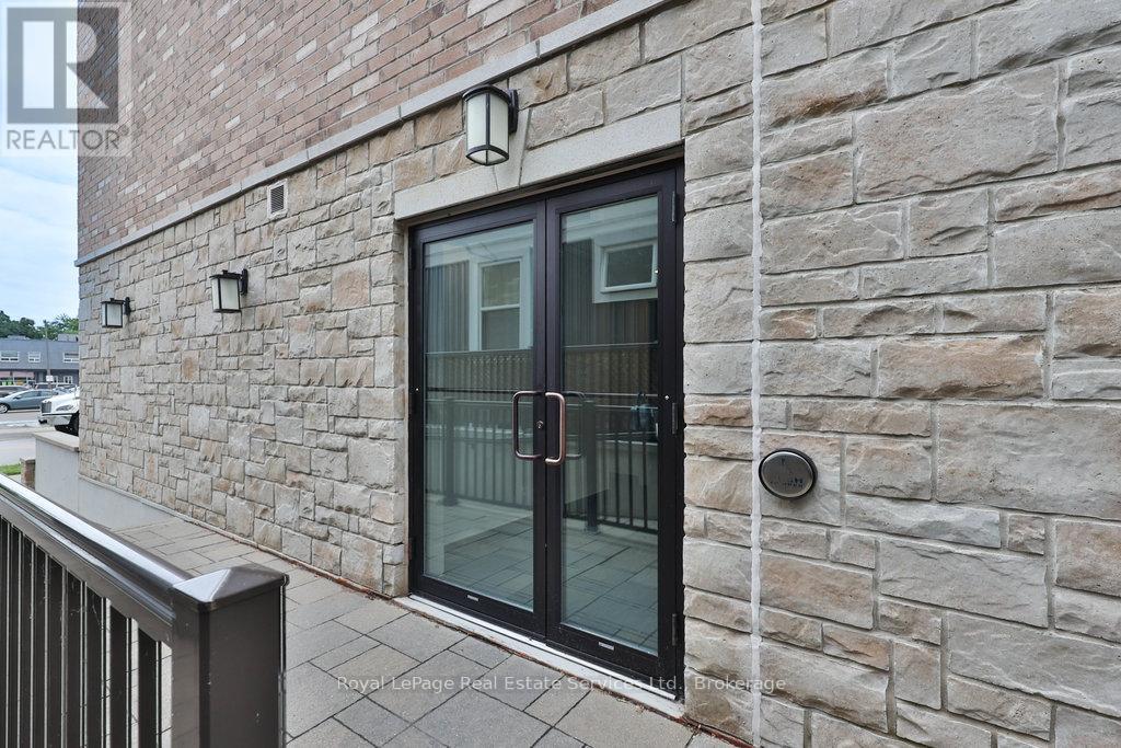 












106 - 73 WASHINGTON AVENUE NW

,
Oakville (CO Central),




Ontario
L6K1W5

