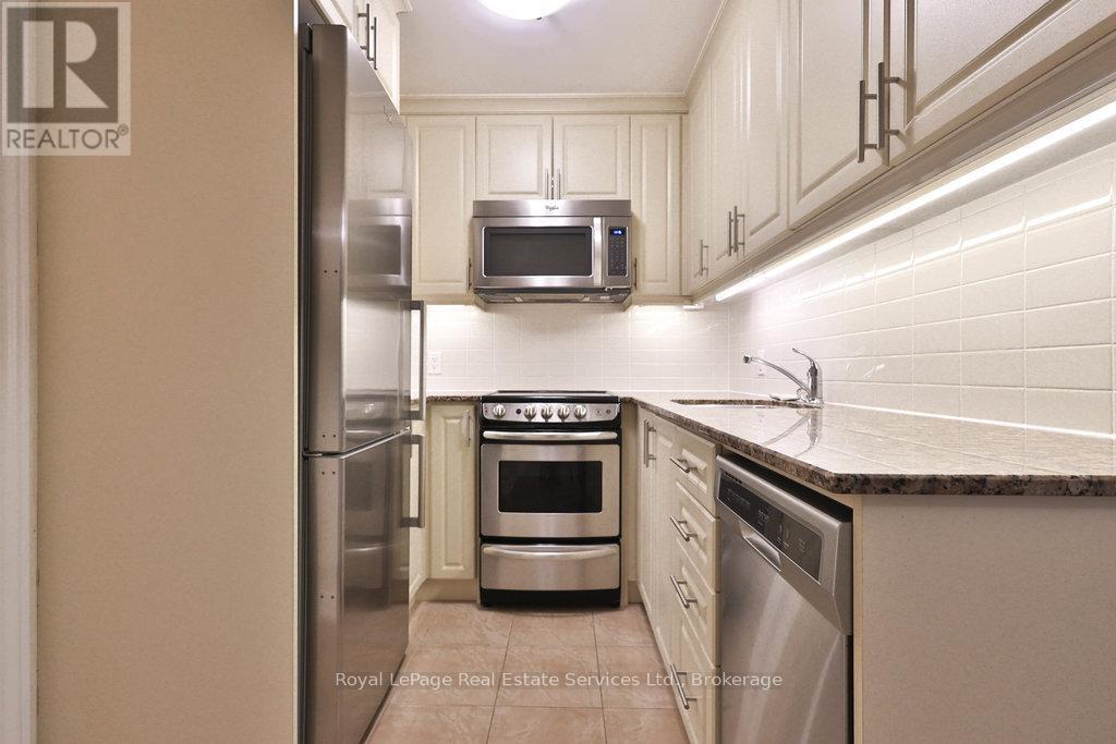 












106 - 73 WASHINGTON AVENUE NW

,
Oakville (CO Central),




Ontario
L6K1W5

