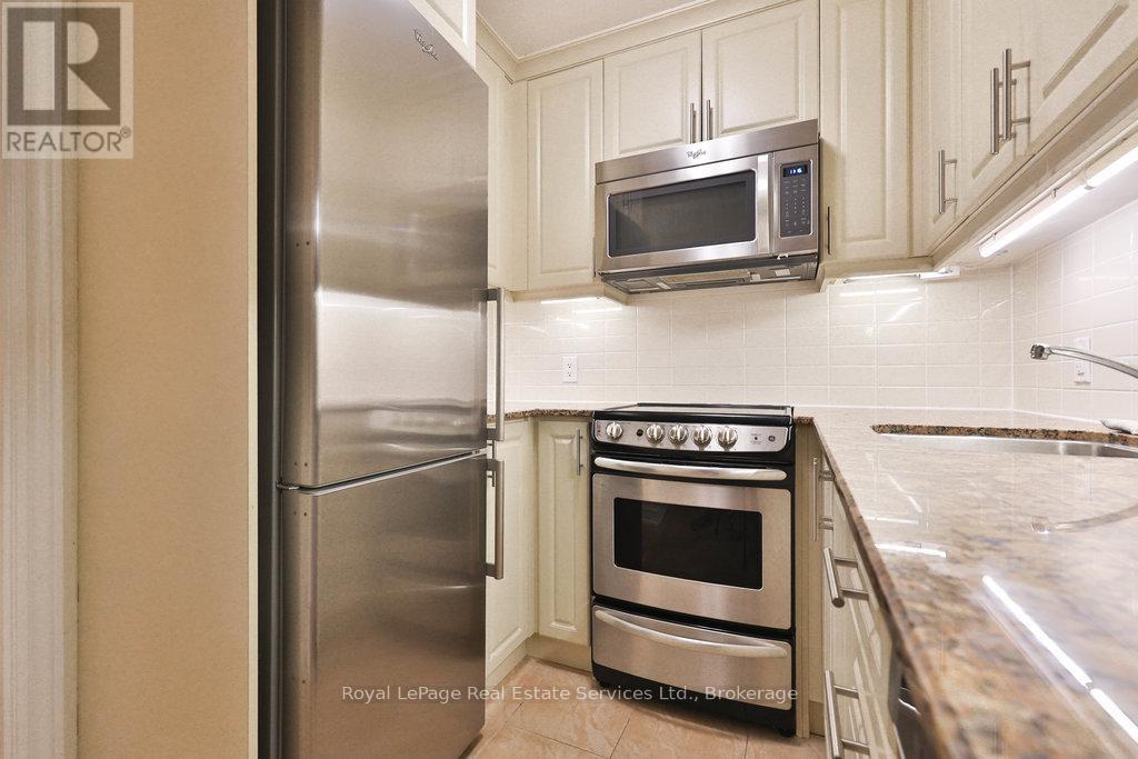 












106 - 73 WASHINGTON AVENUE NW

,
Oakville (CO Central),




Ontario
L6K1W5

