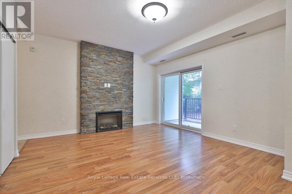 












106 - 73 WASHINGTON AVENUE NW

,
Oakville (CO Central),




Ontario
L6K1W5

