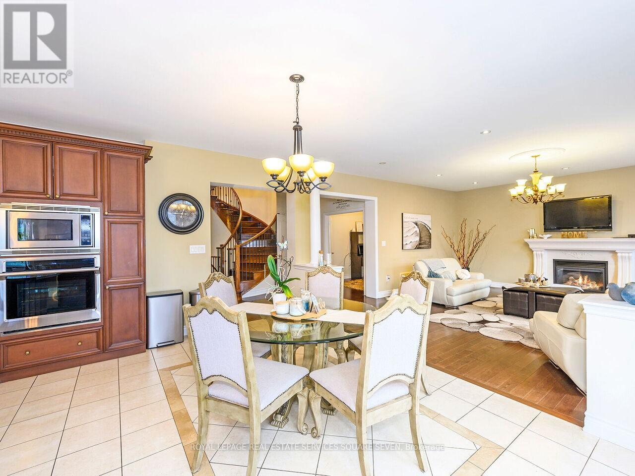 












2335 AWENDA DRIVE

,
Oakville,




Ontario
L6H7J7

