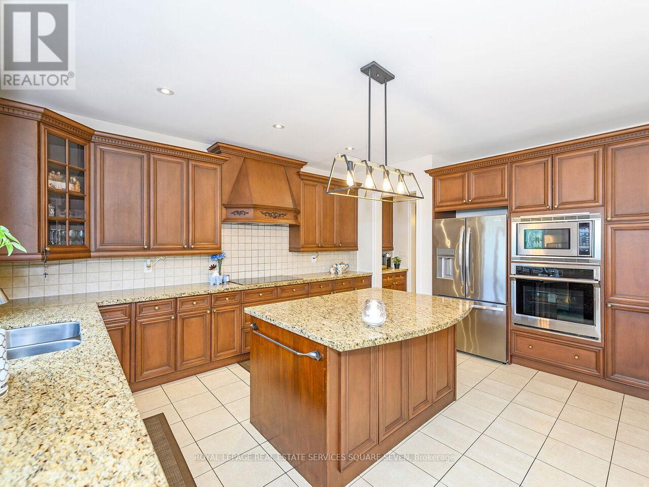 












2335 AWENDA DRIVE

,
Oakville,




Ontario
L6H7J7

