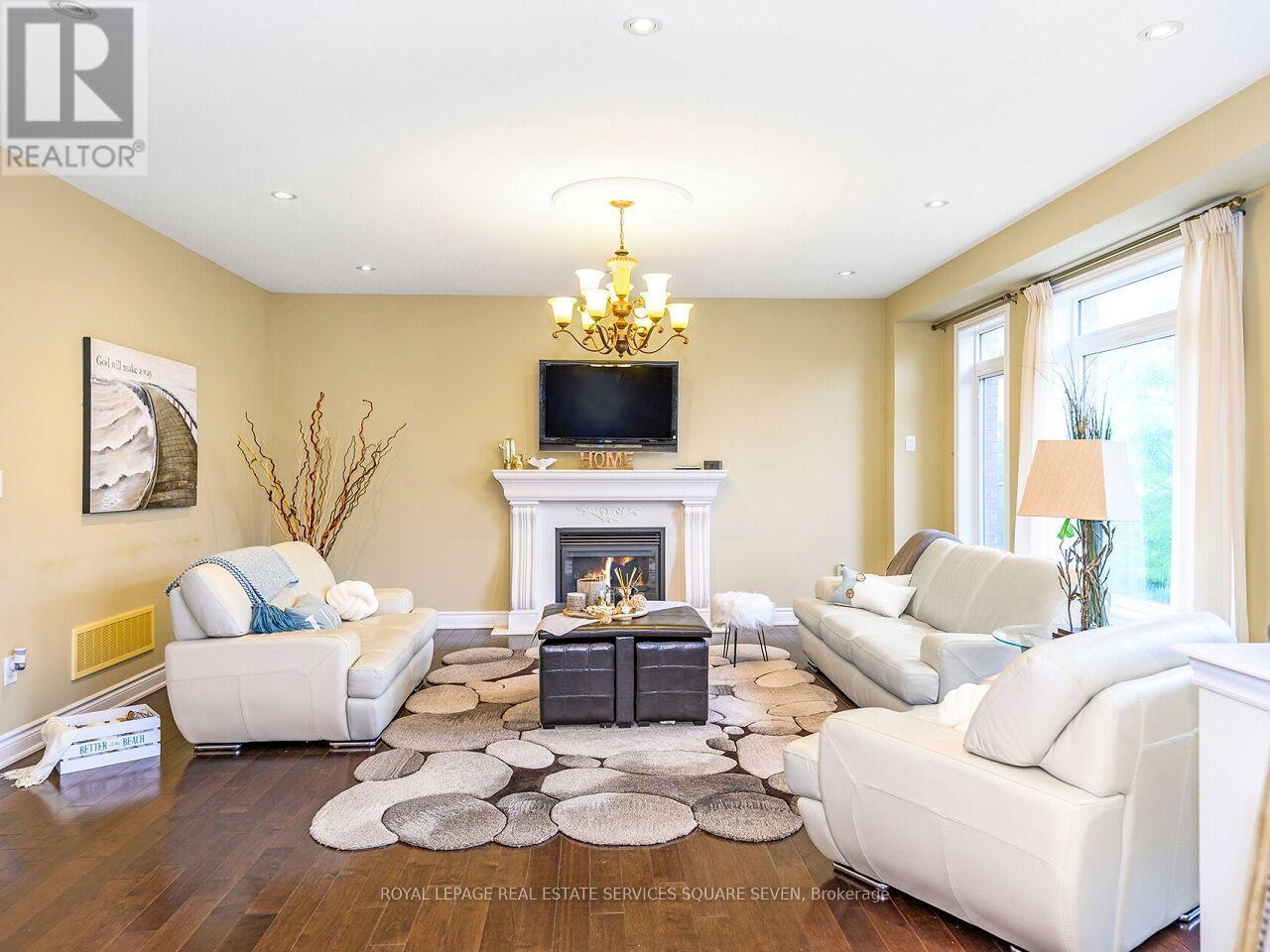 












2335 AWENDA DRIVE

,
Oakville,




Ontario
L6H7J7

