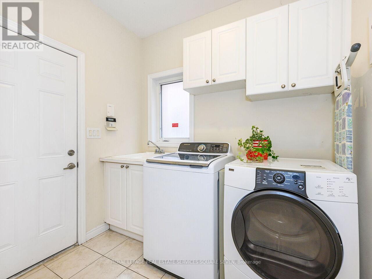 












2335 AWENDA DRIVE

,
Oakville,




Ontario
L6H7J7

