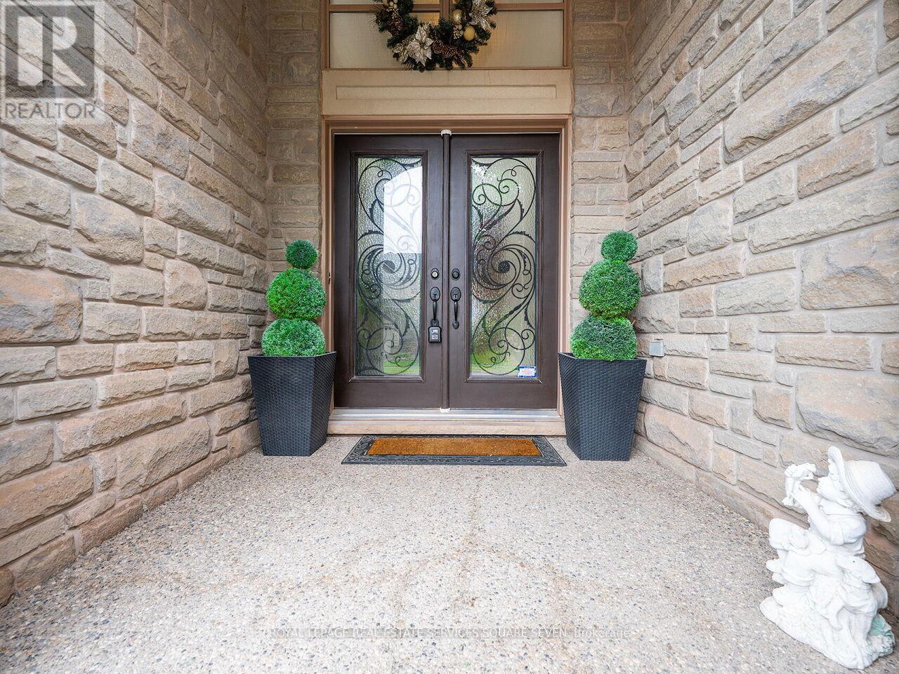 












2335 AWENDA DRIVE

,
Oakville,




Ontario
L6H7J7

