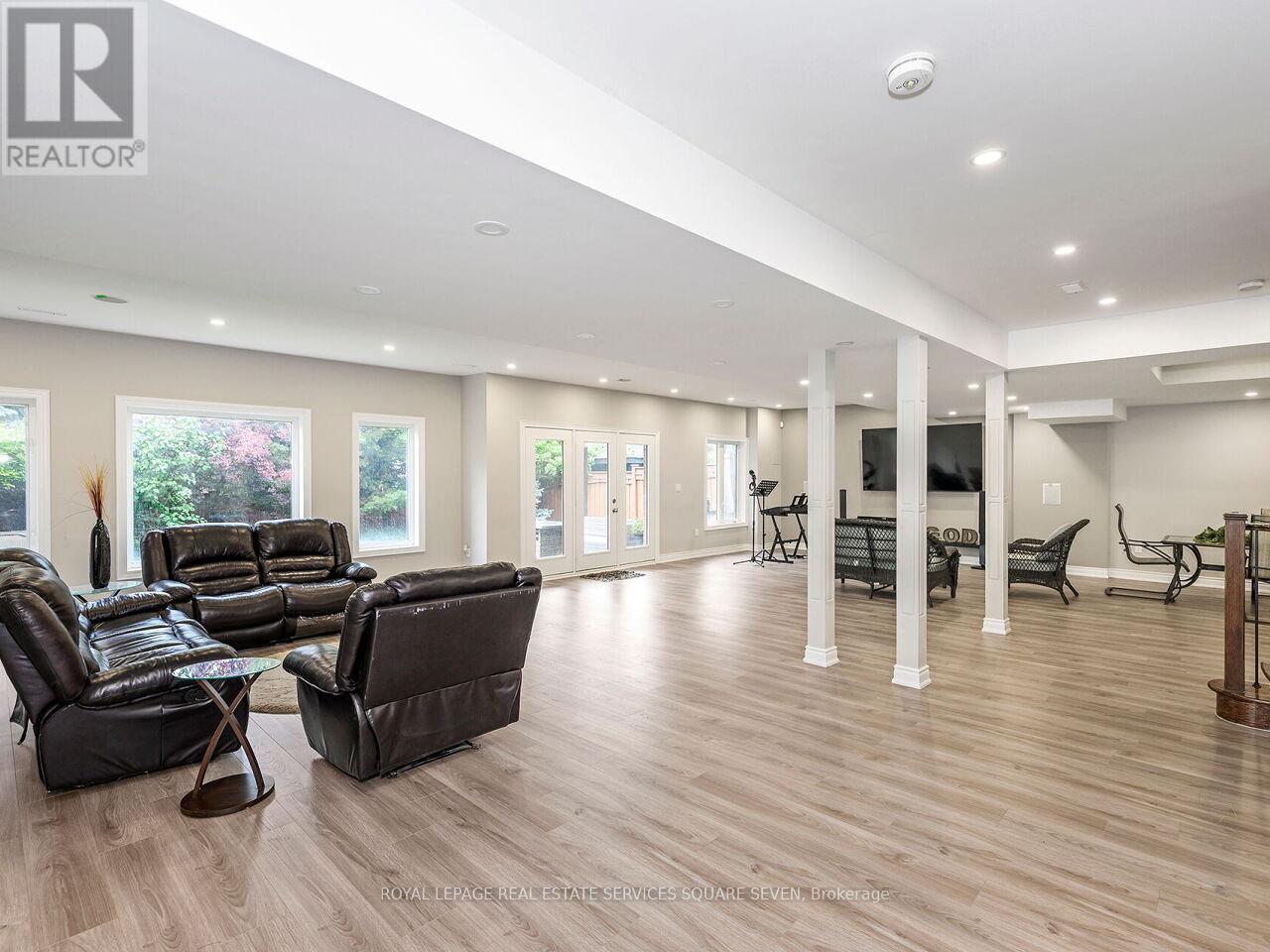 












2335 AWENDA DRIVE

,
Oakville,




Ontario
L6H7J7

