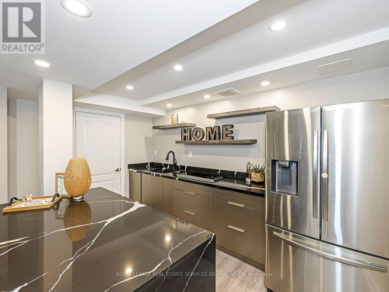 












2335 AWENDA DRIVE

,
Oakville,




Ontario
L6H7J7

