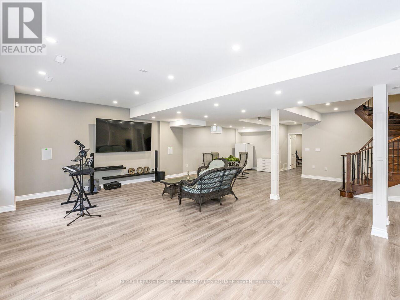 












2335 AWENDA DRIVE

,
Oakville,




Ontario
L6H7J7

