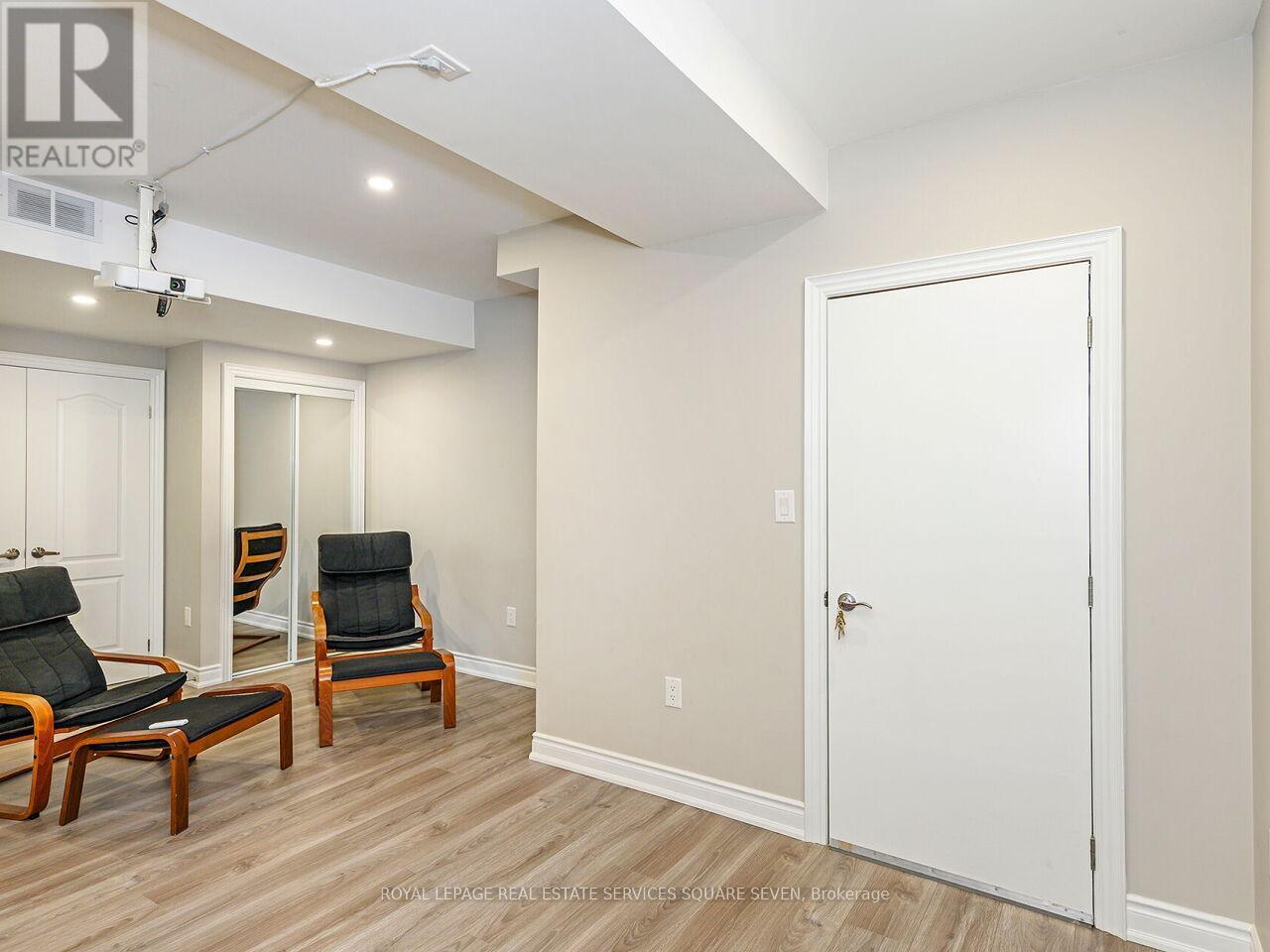 












2335 AWENDA DRIVE

,
Oakville,




Ontario
L6H7J7

