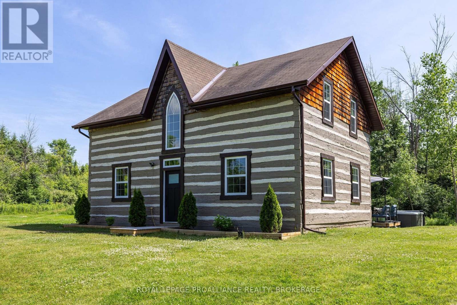 












418 HIGHWAY 32

,
Front of Leeds & Seeleys Bay,




Ontario
K7G2V3

