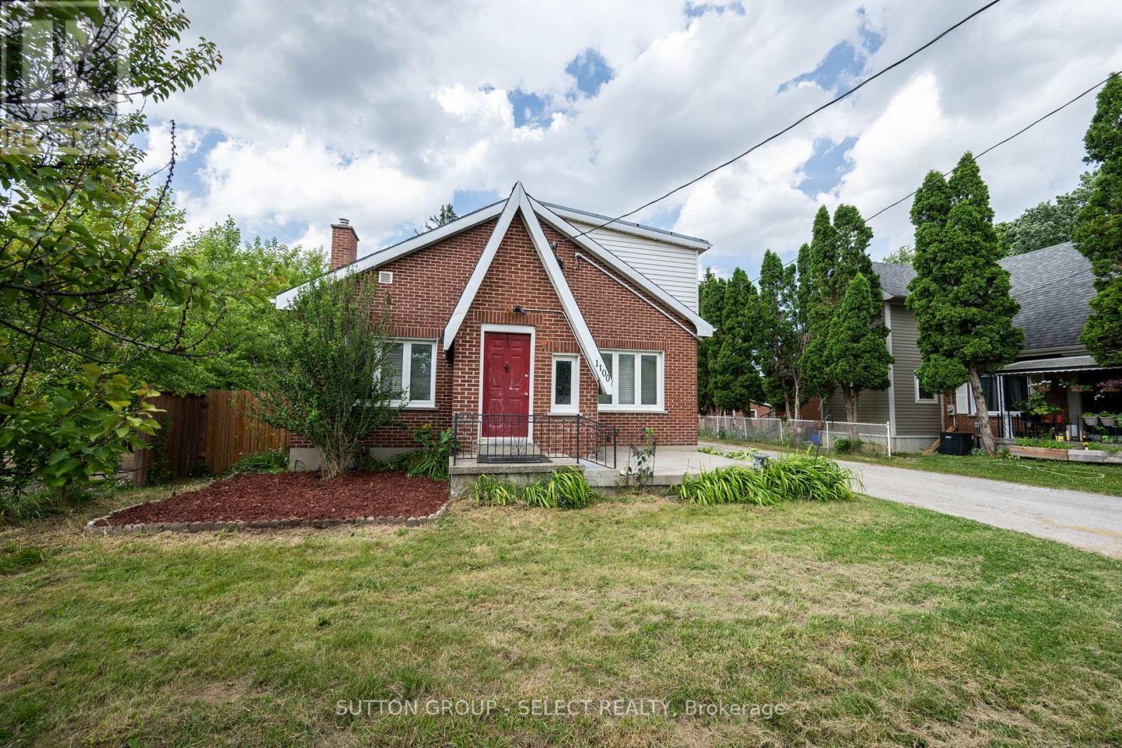 












1100 HAMILTON ROAD

,
London East (East O),




Ontario
N5W1A6

