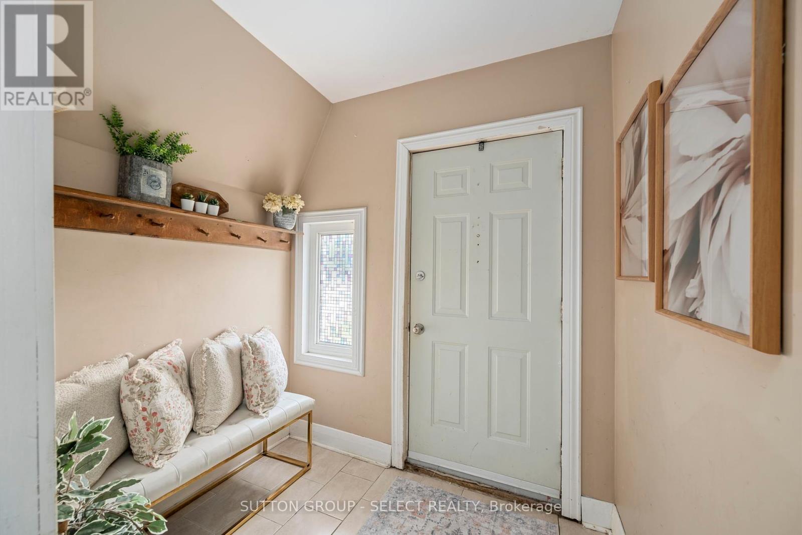 












1100 HAMILTON ROAD

,
London East (East O),




Ontario
N5W1A6


