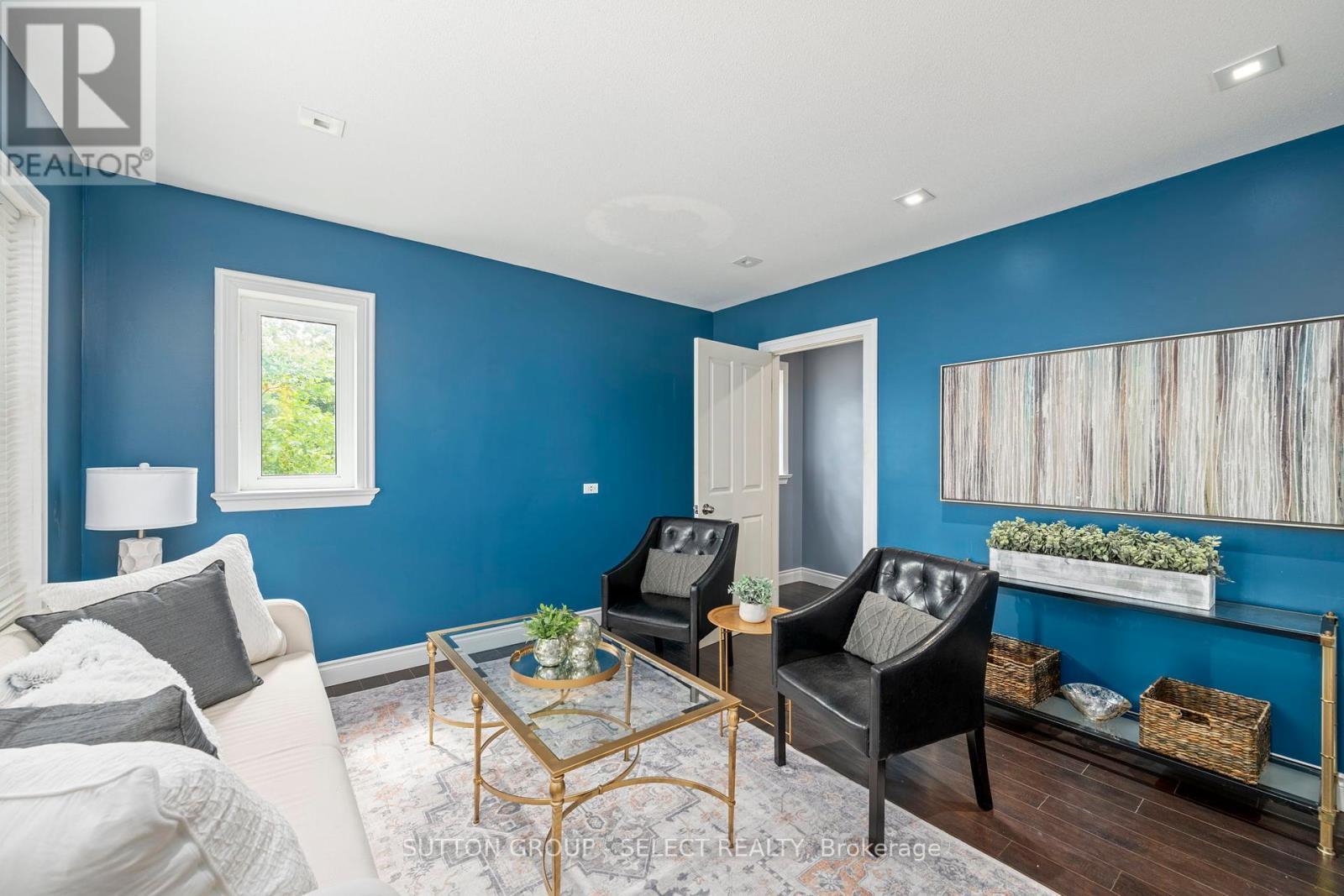 












1100 HAMILTON ROAD

,
London East (East O),




Ontario
N5W1A6

