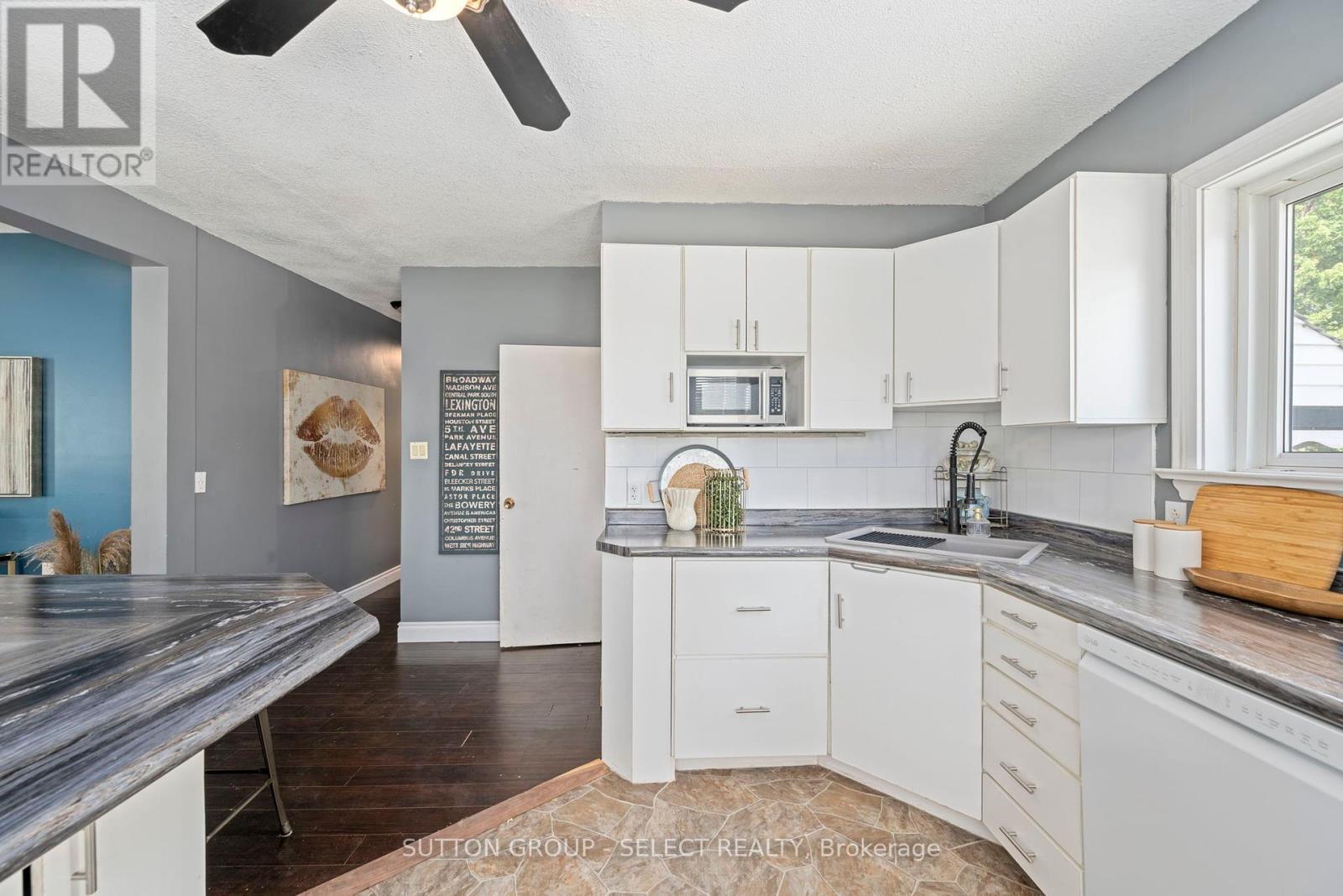 












1100 HAMILTON ROAD

,
London East (East O),




Ontario
N5W1A6

