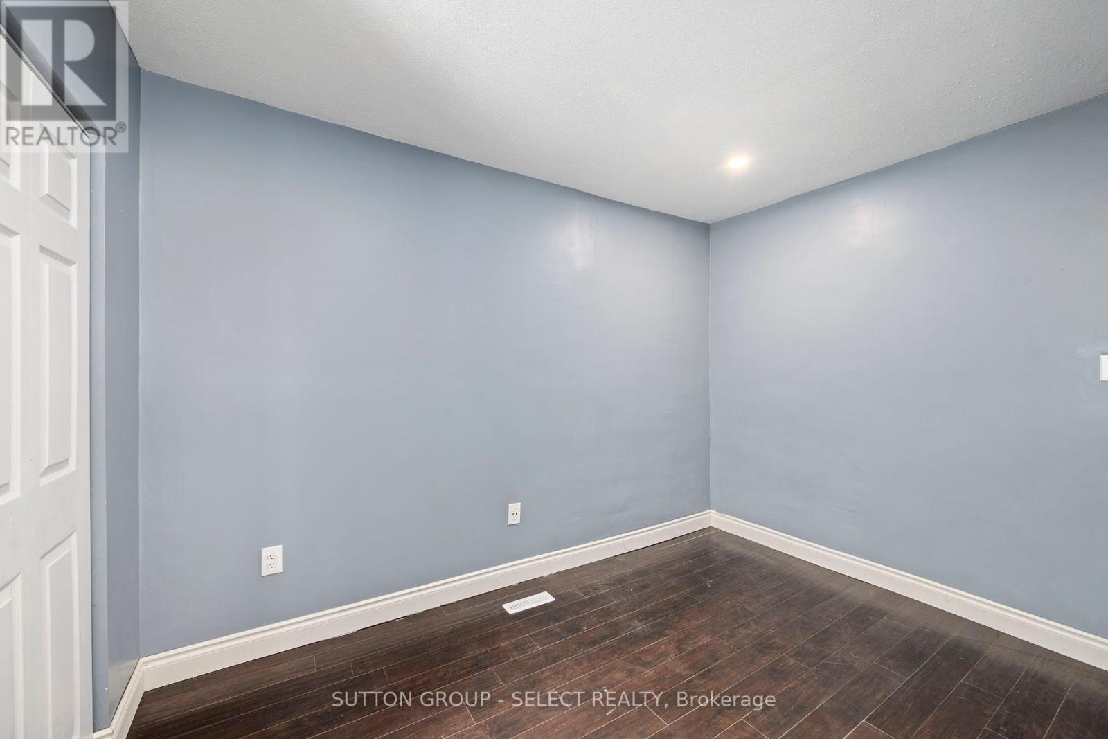 












1100 HAMILTON ROAD

,
London East (East O),




Ontario
N5W1A6

