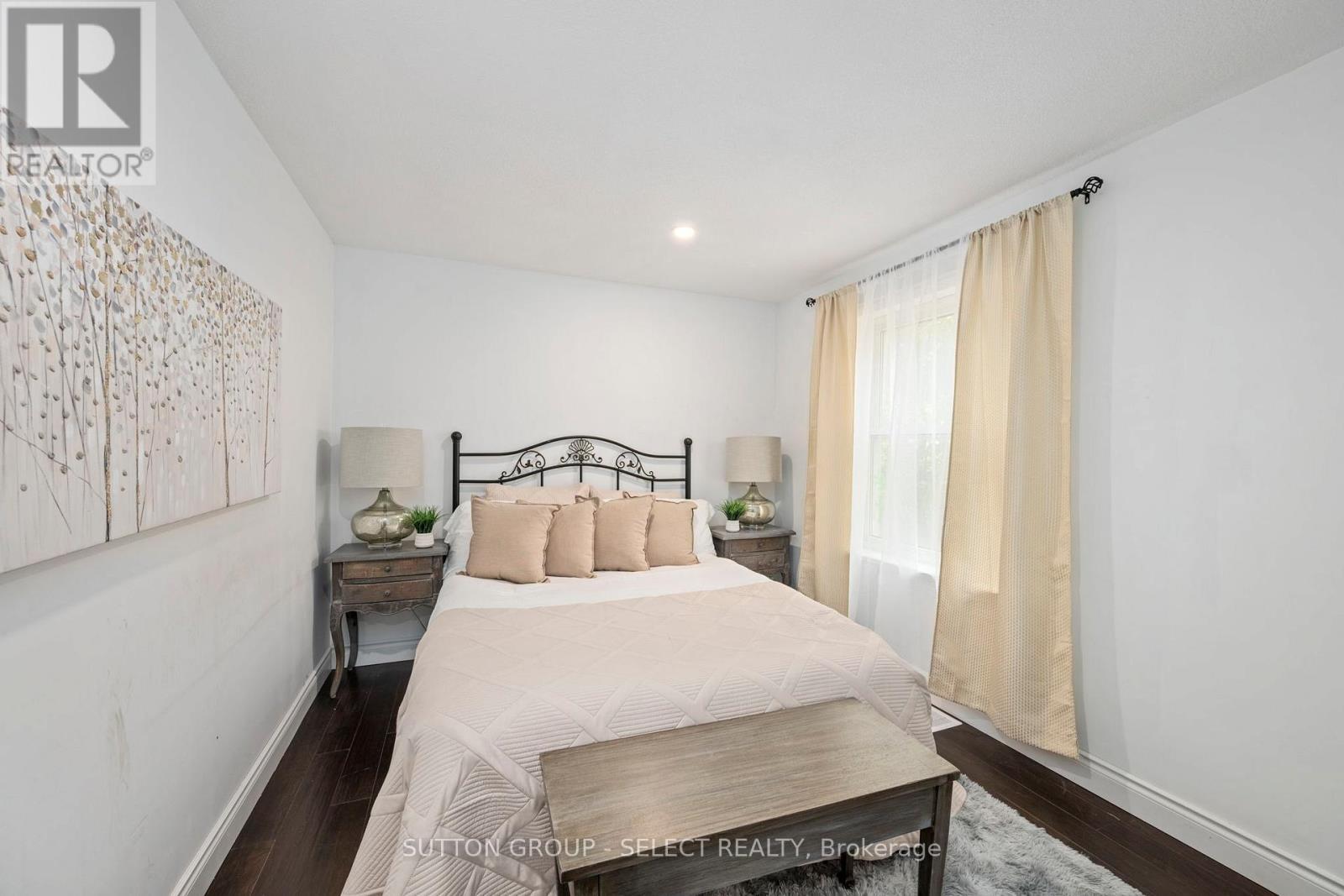 












1100 HAMILTON ROAD

,
London East (East O),




Ontario
N5W1A6

