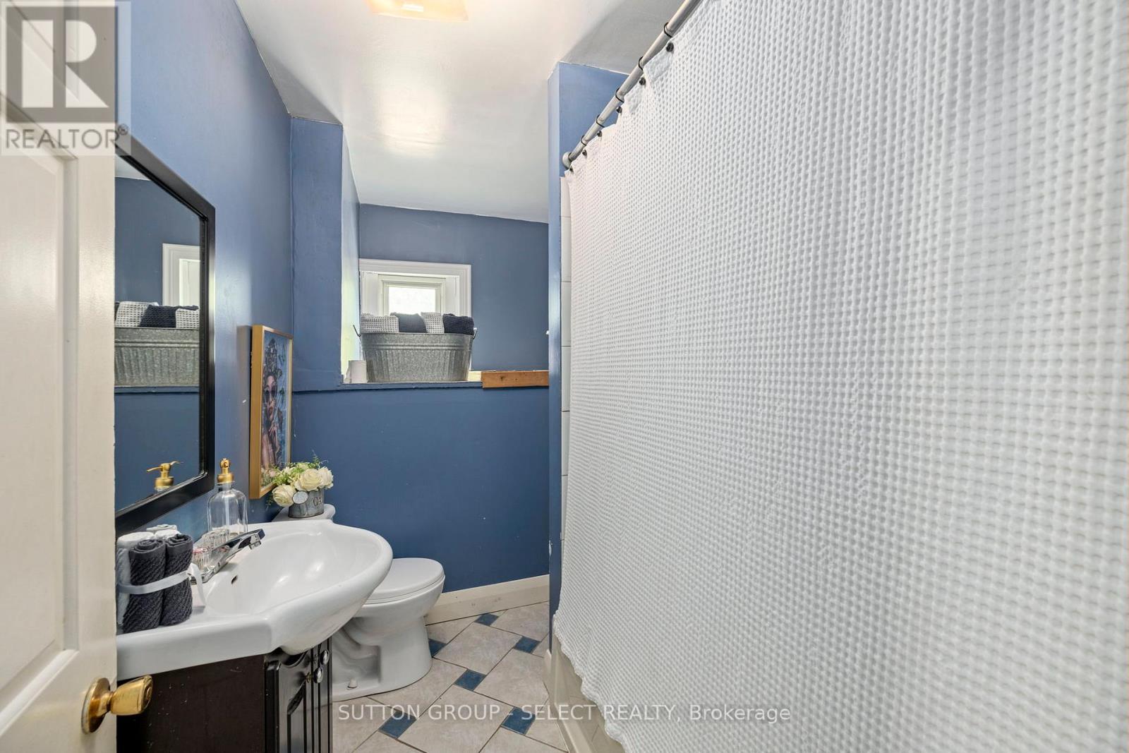












1100 HAMILTON ROAD

,
London East (East O),




Ontario
N5W1A6

