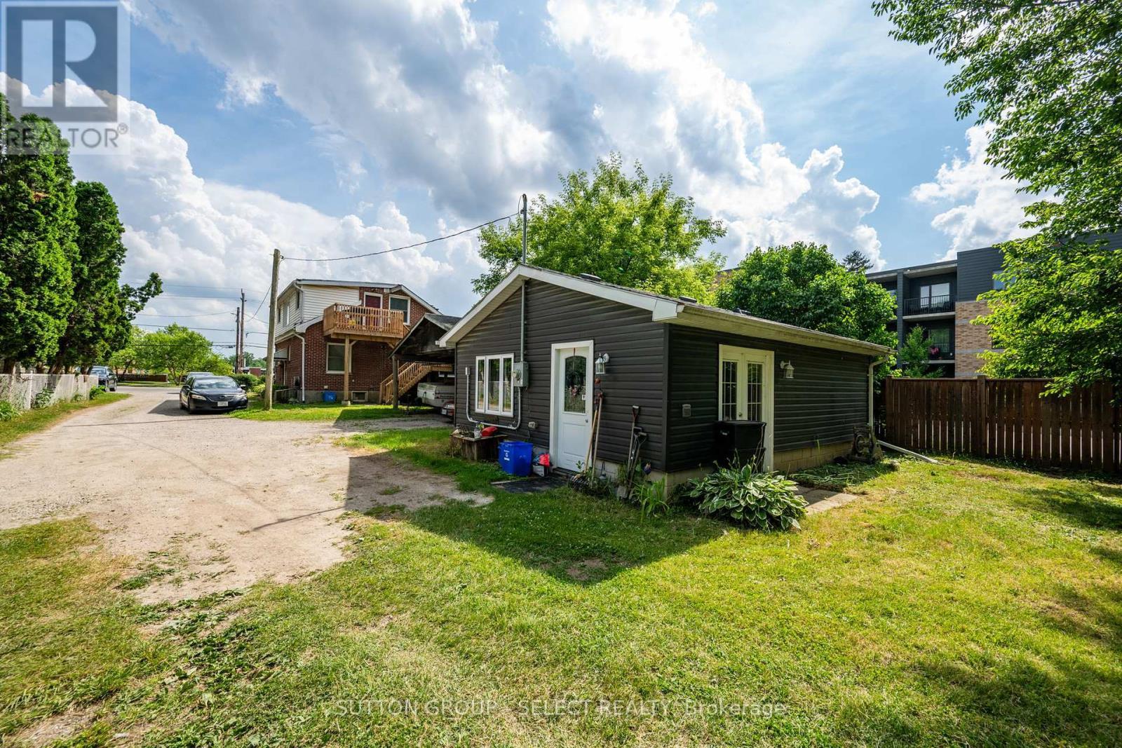 












1100 HAMILTON ROAD

,
London East (East O),




Ontario
N5W1A6

