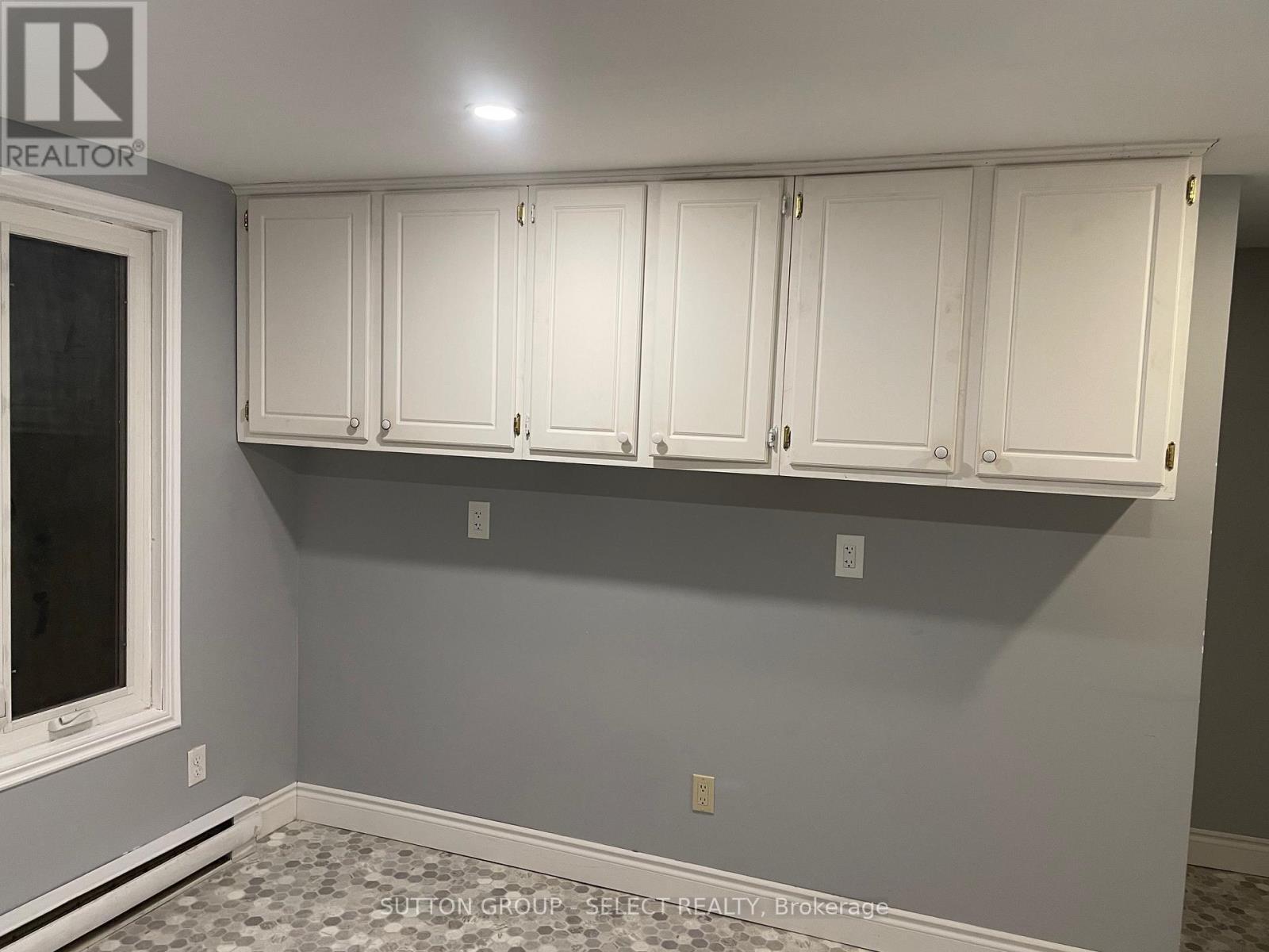 












1100 HAMILTON ROAD

,
London East (East O),




Ontario
N5W1A6

