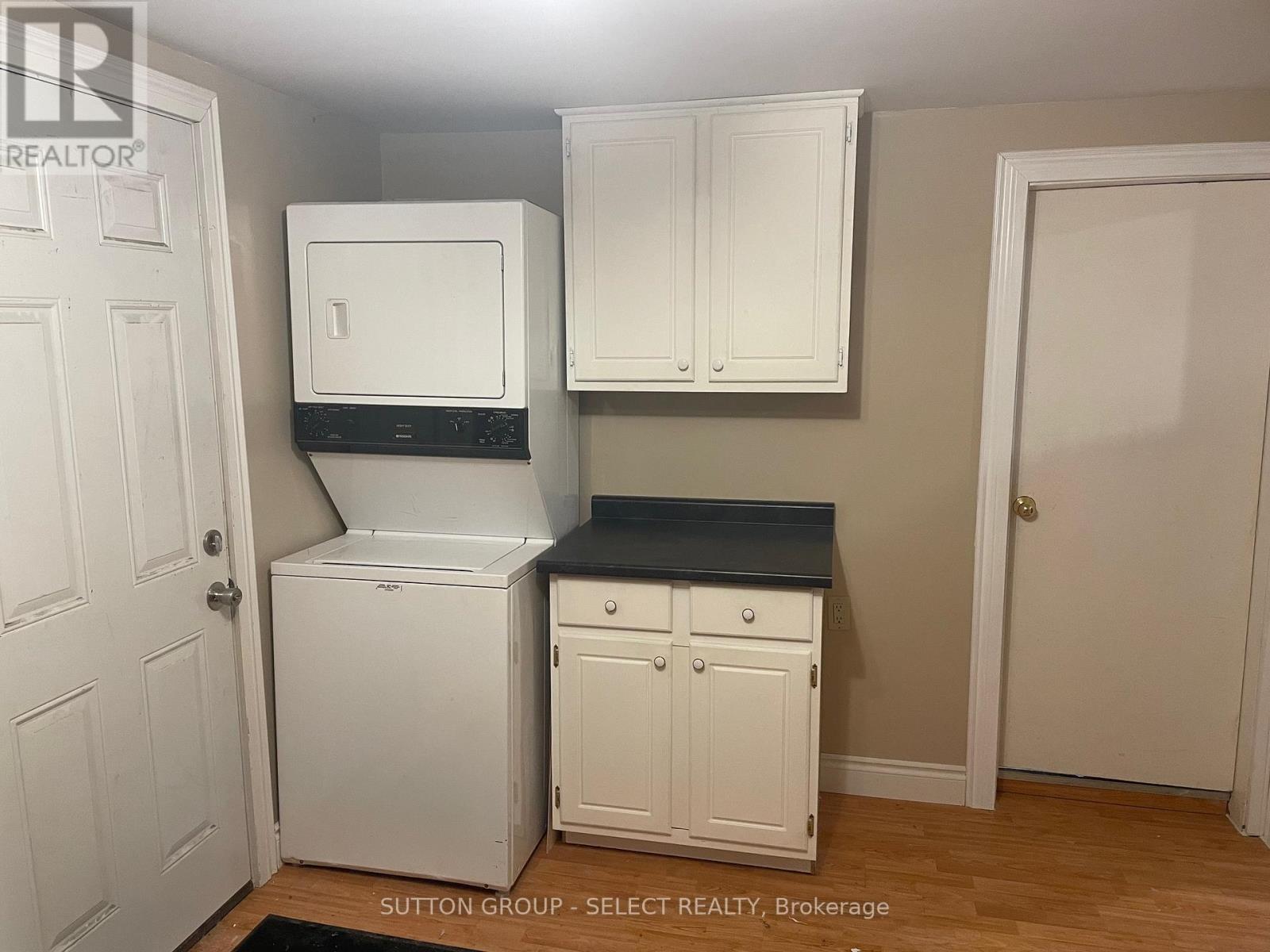 












1100 HAMILTON ROAD

,
London East (East O),




Ontario
N5W1A6

