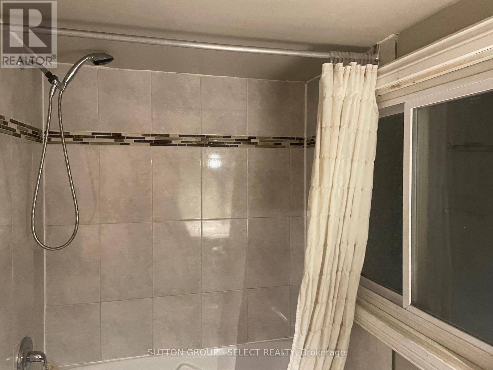 












1100 HAMILTON ROAD

,
London East (East O),




Ontario
N5W1A6

