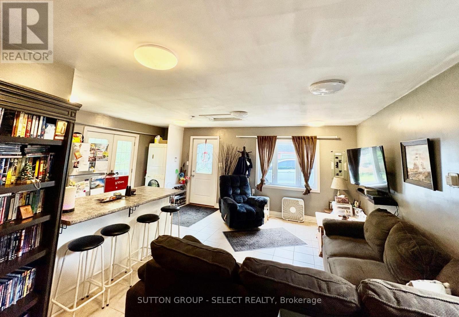 












1100 HAMILTON ROAD

,
London East (East O),




Ontario
N5W1A6


