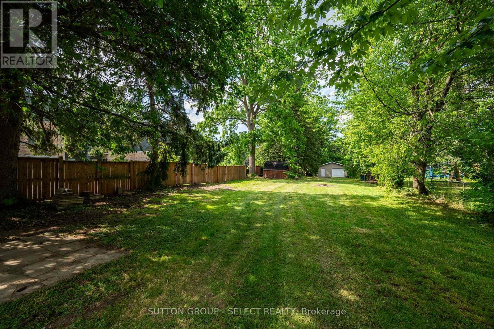 












1100 HAMILTON ROAD

,
London East (East O),




Ontario
N5W1A6

