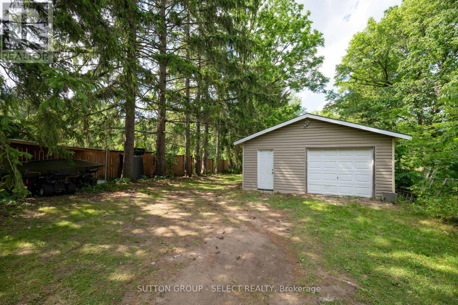 












1100 HAMILTON ROAD

,
London East (East O),




Ontario
N5W1A6

