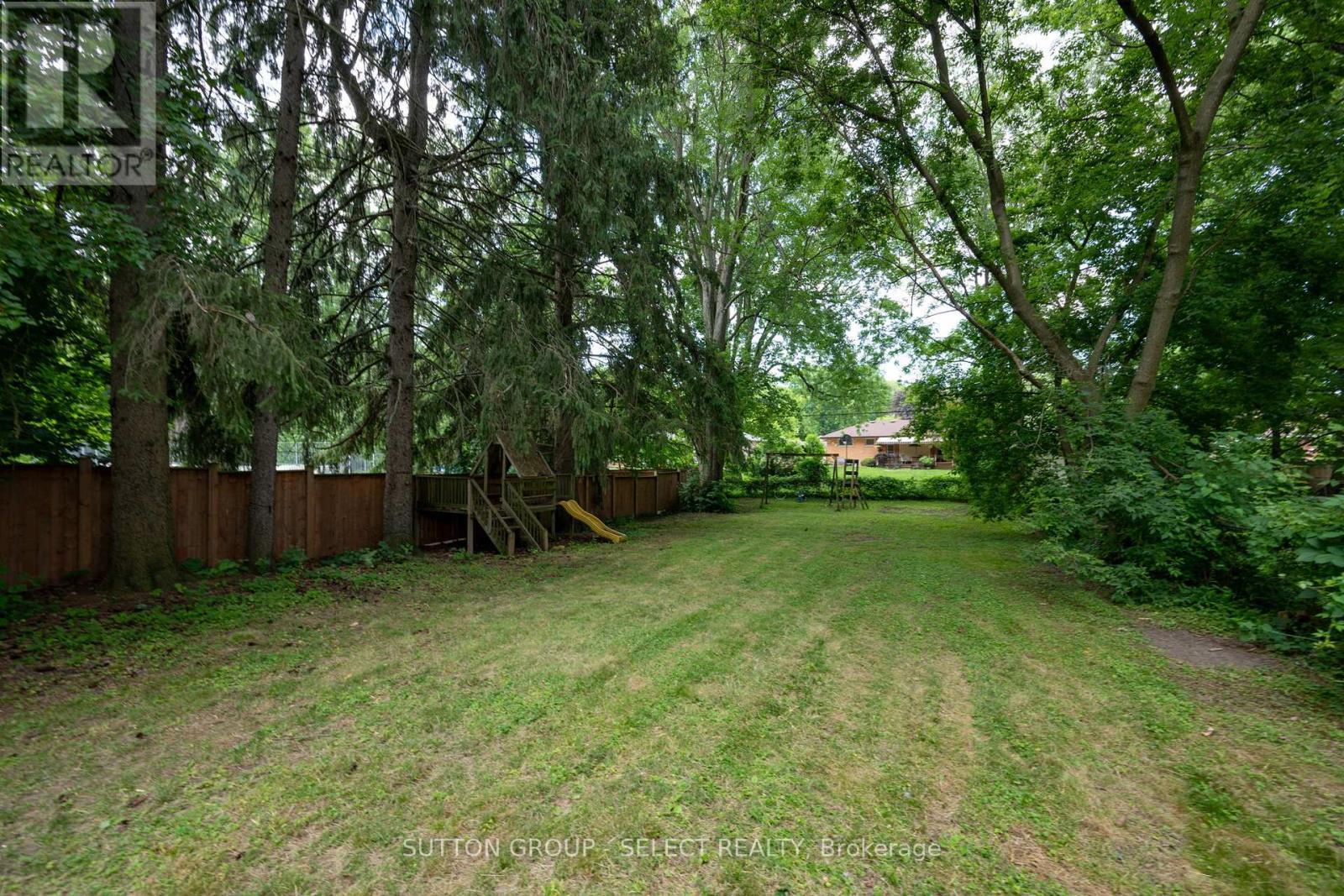 












1100 HAMILTON ROAD

,
London East (East O),




Ontario
N5W1A6

