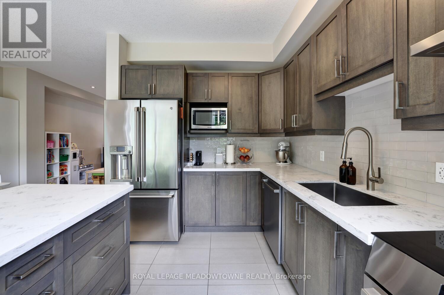 












40 - 445 ONTARIO STREET S

,
Milton,




Ontario
L9T9K3


