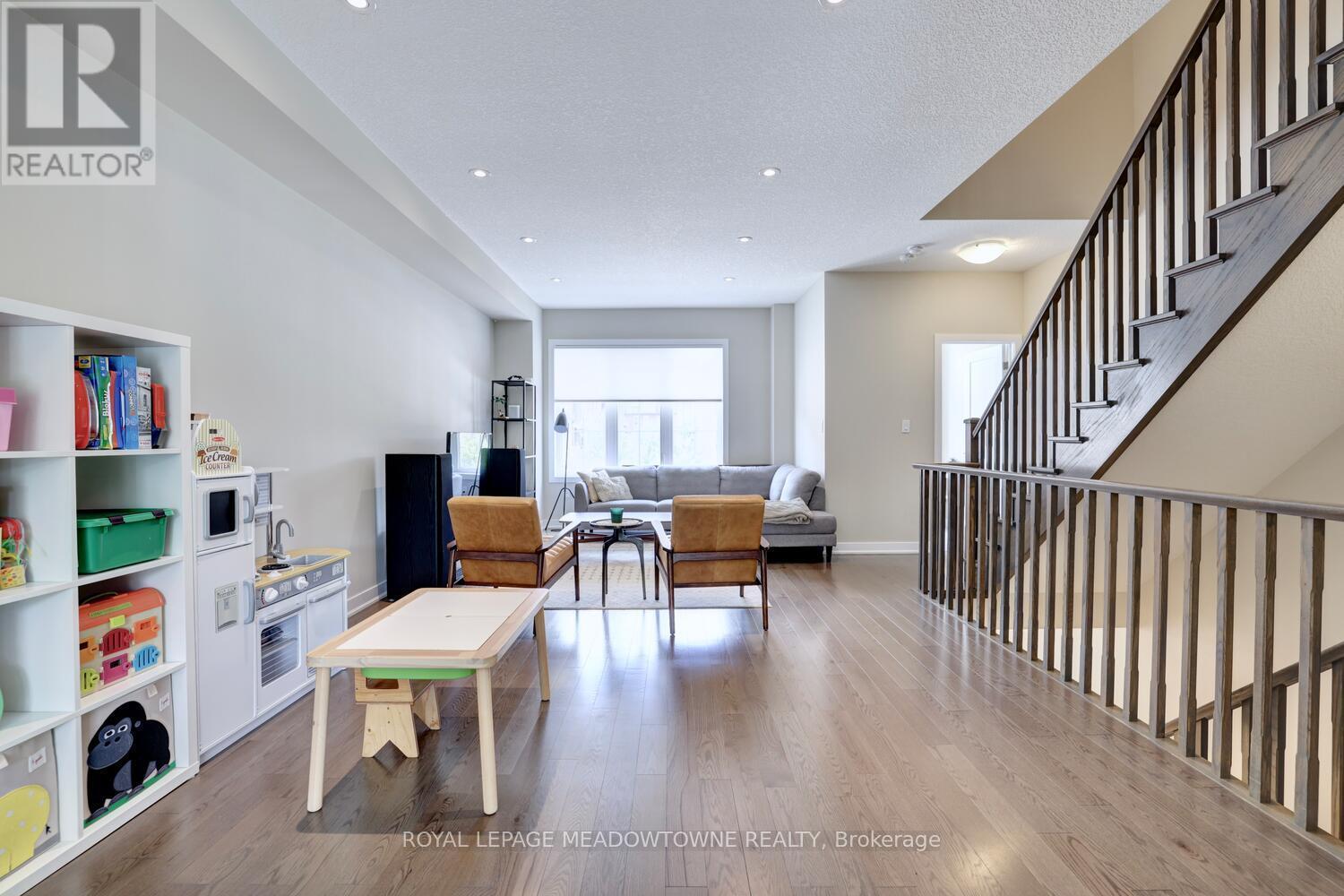 












40 - 445 ONTARIO STREET S

,
Milton,




Ontario
L9T9K3

