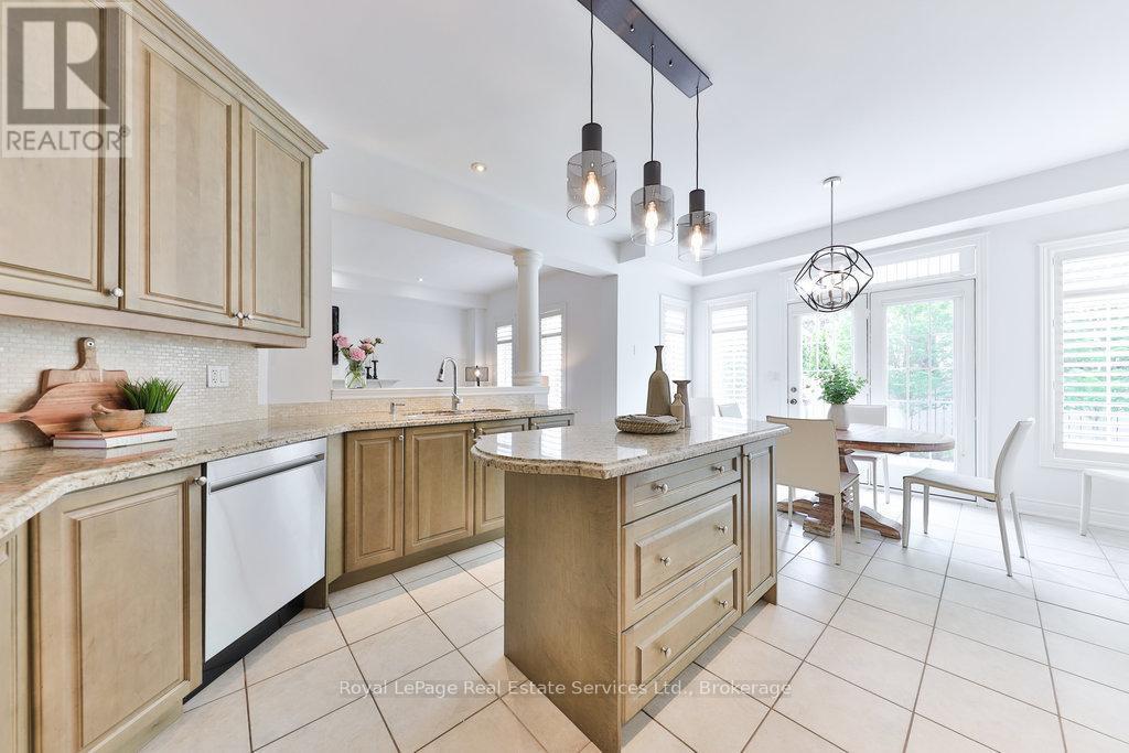 












170 NAUTICAL BOULEVARD

,
Oakville (BR Bronte),




Ontario
L6L6V6

