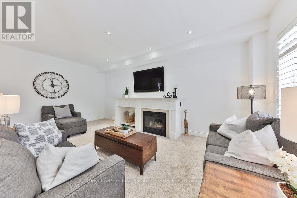 












170 NAUTICAL BOULEVARD

,
Oakville (BR Bronte),




Ontario
L6L6V6

